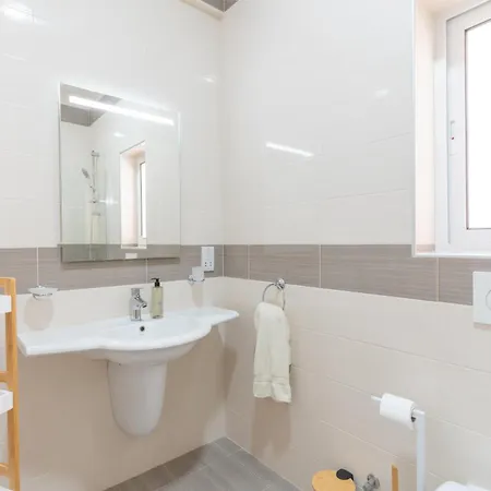 Large With Pool * Is-Swieqi