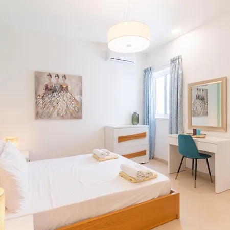 Large With Pool * Is-Swieqi