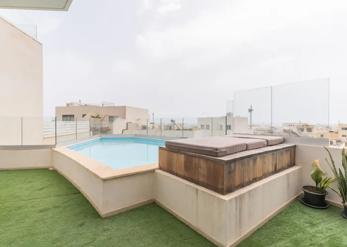 Large With Pool * Is-Swieqi