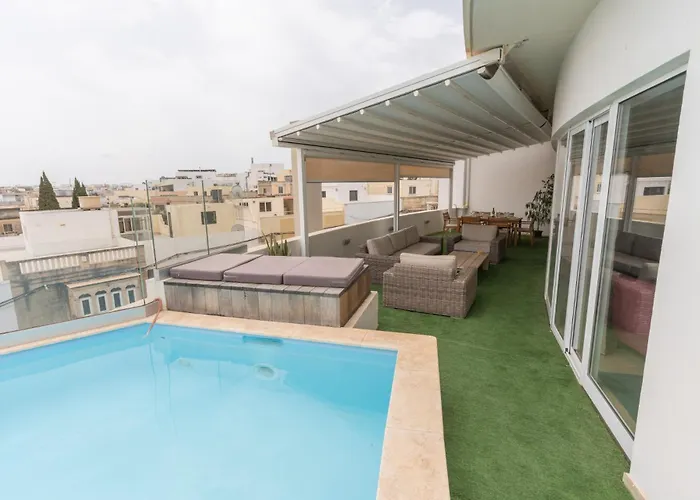 Large With Pool Is-Swieqi