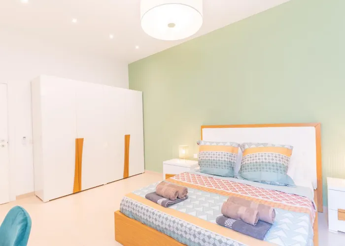 Lägenhet Large With Pool