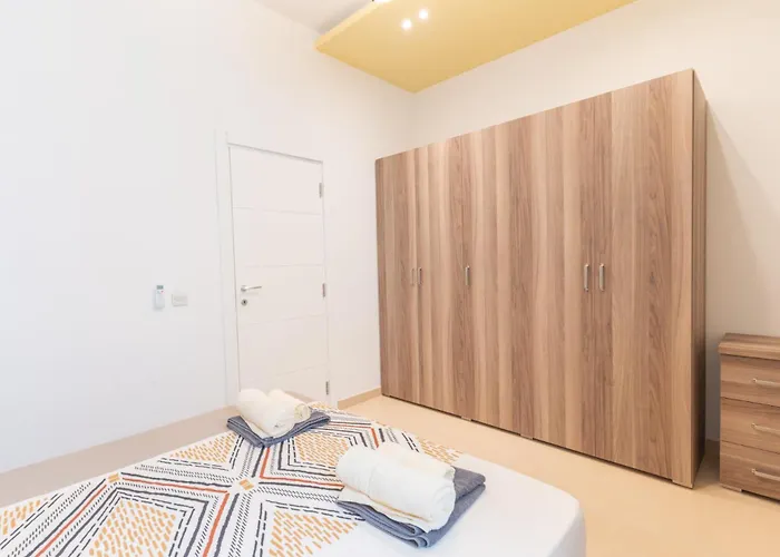 Large With Pool Lägenhet Is-Swieqi