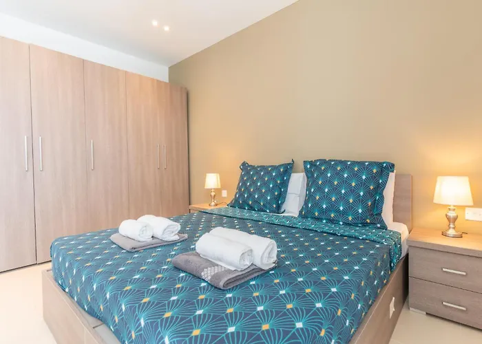 Large With Pool Is-Swieqi