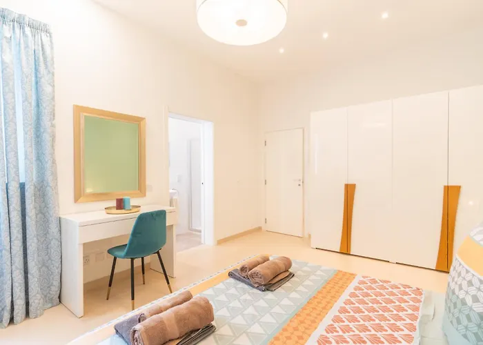 Lägenhet Large With Pool