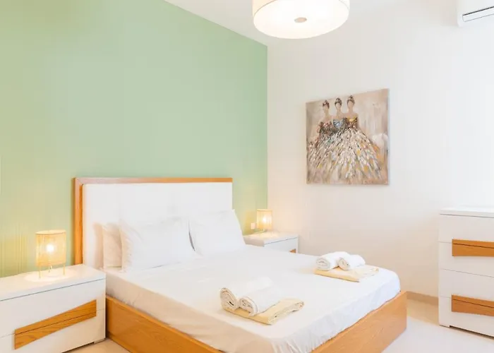 Large With Pool Lägenhet Is-Swieqi