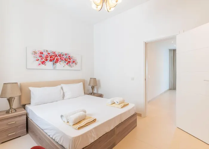 Lägenhet Large With Pool Is-Swieqi