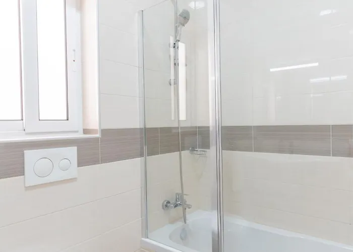 Large With Pool Lägenhet