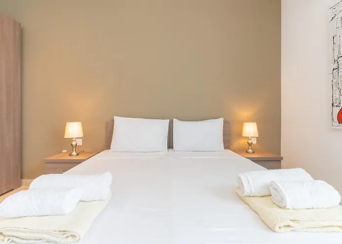 Lägenhet Large With Pool