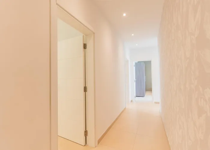 Large With Pool Is-Swieqi