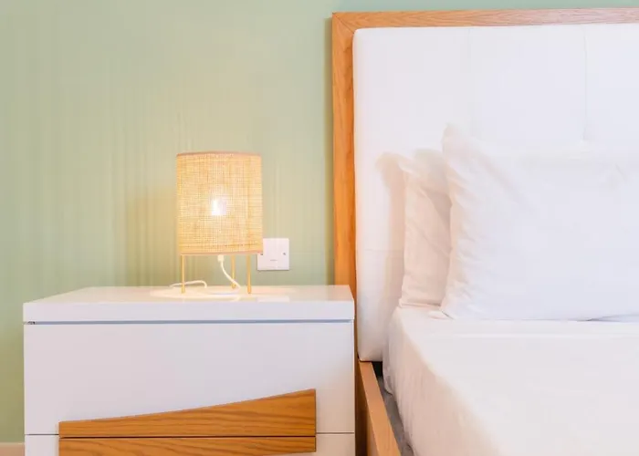 Large With Pool Lägenhet