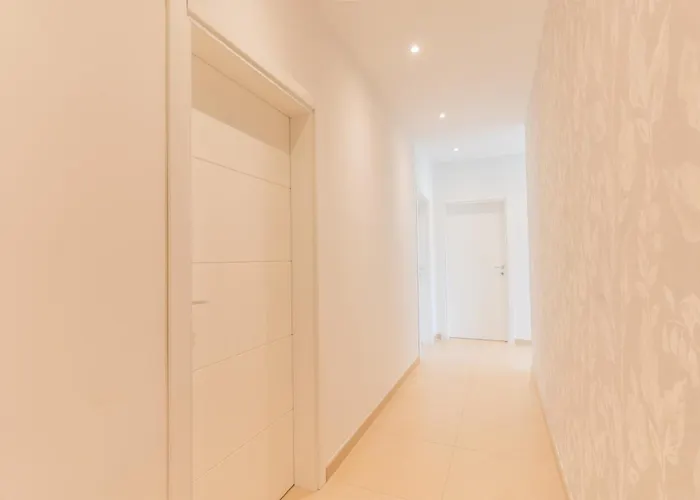 Lägenhet Large With Pool