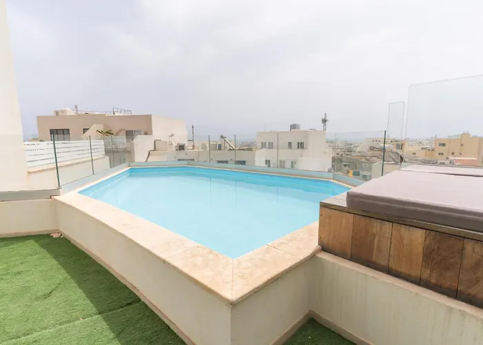 Large With Pool * Is-Swieqi