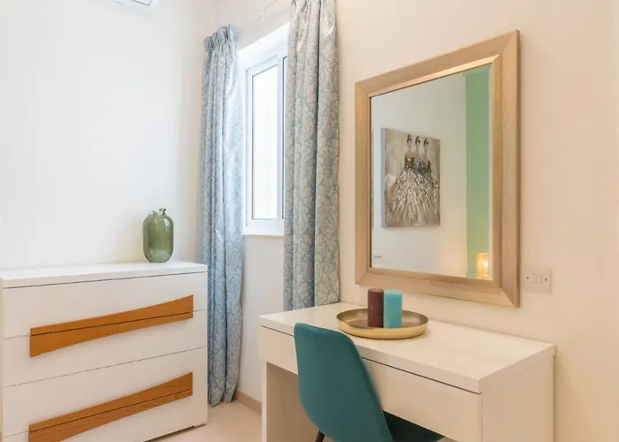 Lägenhet Large With Pool