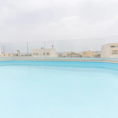 Apartment Large With Pool Is-Swieqi