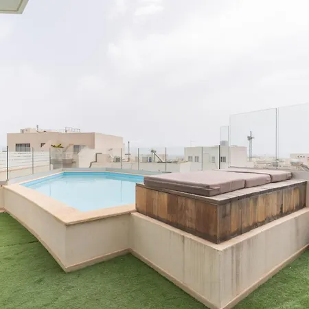 Large With Pool * Is-Swieqi