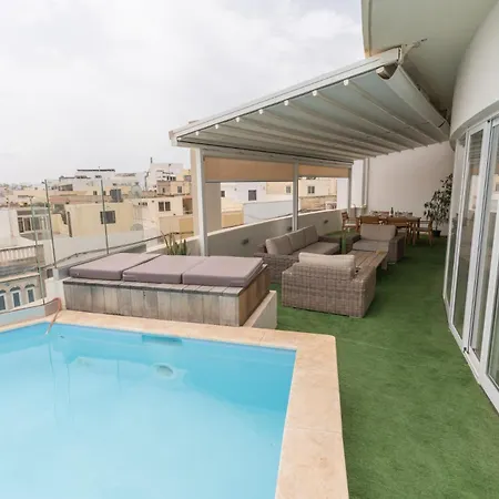 Large With Pool Is-Swieqi
