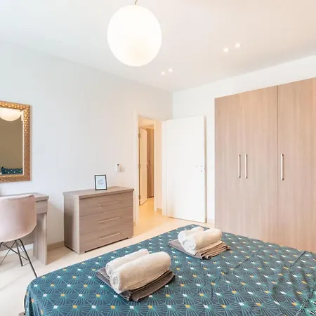 Large With Pool Is-Swieqi