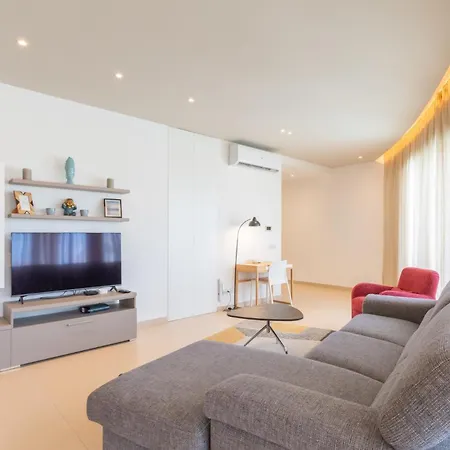 Large With Pool Apartament Is-Swieqi