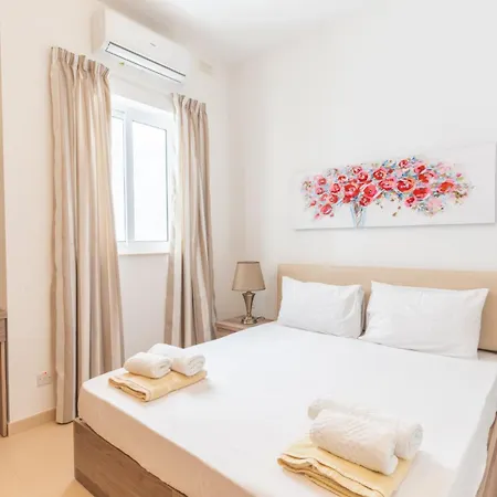 Large With Pool Appartement *