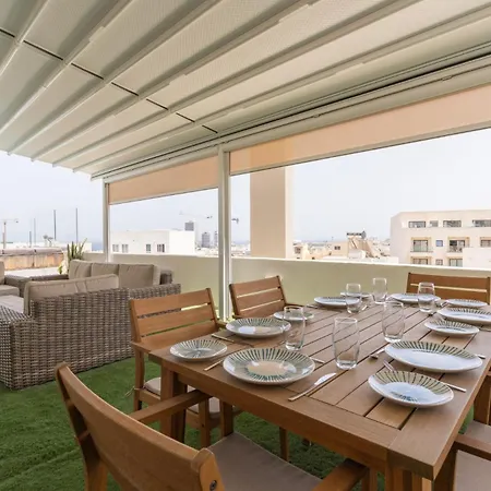 Large With Pool Is-Swieqi