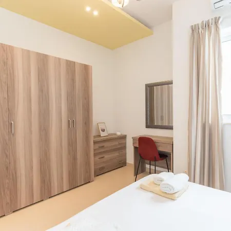 Large With Pool Apartment *