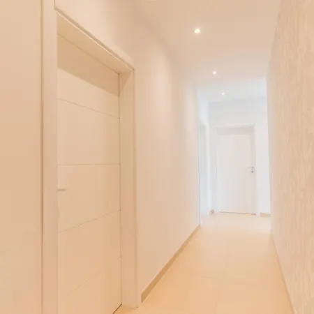 Appartement Large With Pool