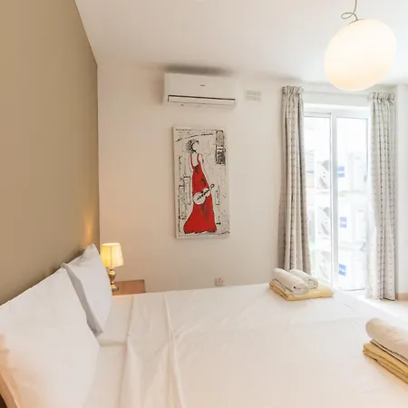 Large With Pool Apartment Is-Swieqi