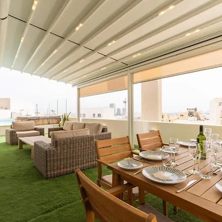 Large With Pool Apartment Is-Swieqi