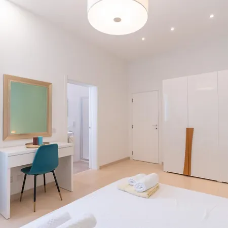 Large With Pool Is-Swieqi