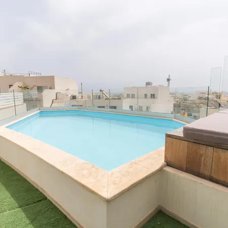 Large With Pool * Is-Swieqi