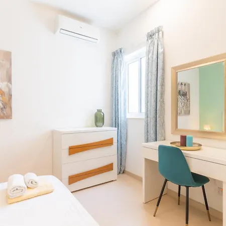 Appartement Large With Pool Is-Swieqi