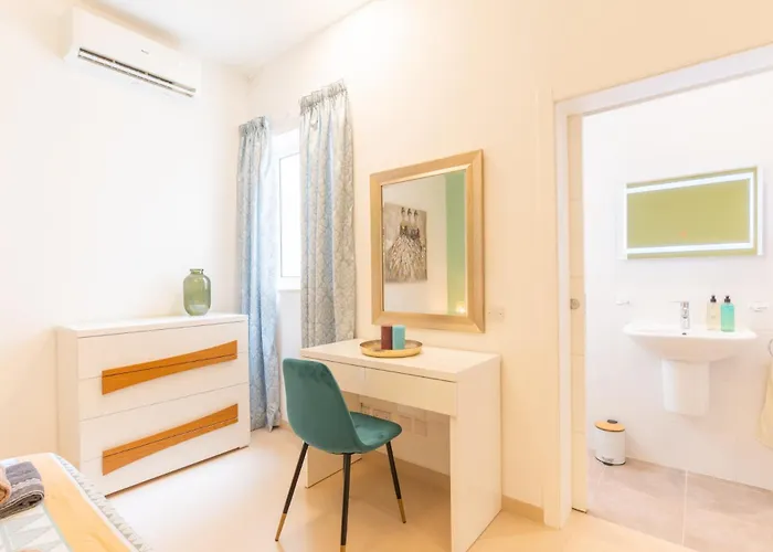 Large With Pool Appartamento *