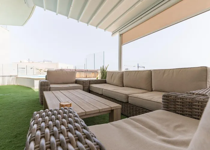 Large With Pool Is-Swieqi