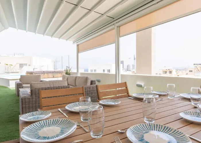 Large With Pool Appartamento