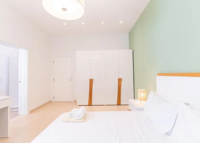 Large With Pool * Is-Swieqi